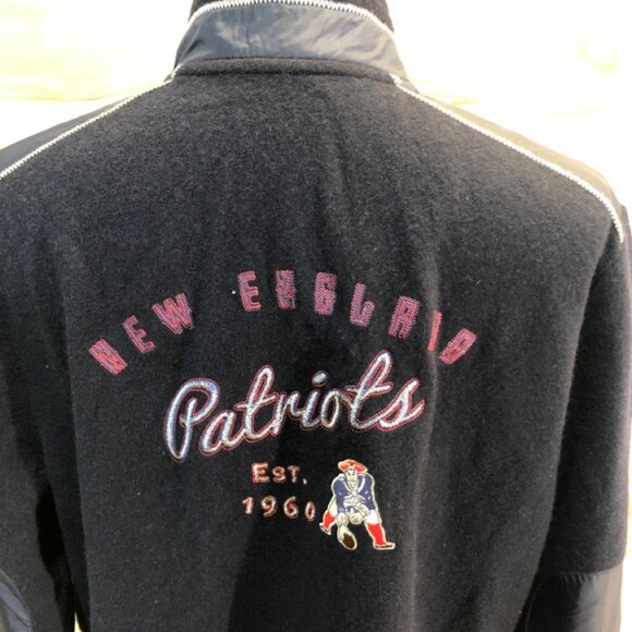 New England Patriots Tommy Bahama Navy Blue XL Pullover Football Sweatshirt - Picture 5 of 8